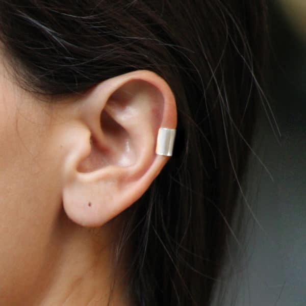 Mini-earcuff-liso-plata